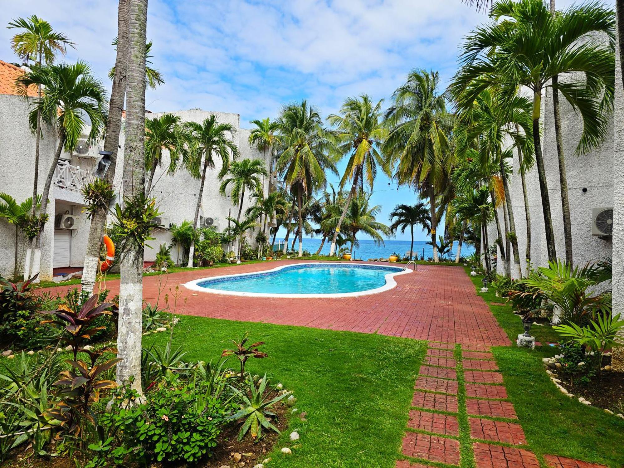 Chrisanns Paradise Suite By The Ocean - Apt#9 Ocho Rios Exterior foto